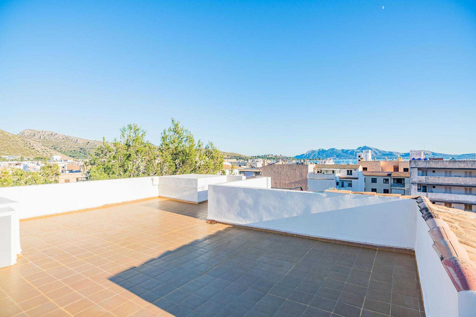 Penthouse Bressol Maria Apartment